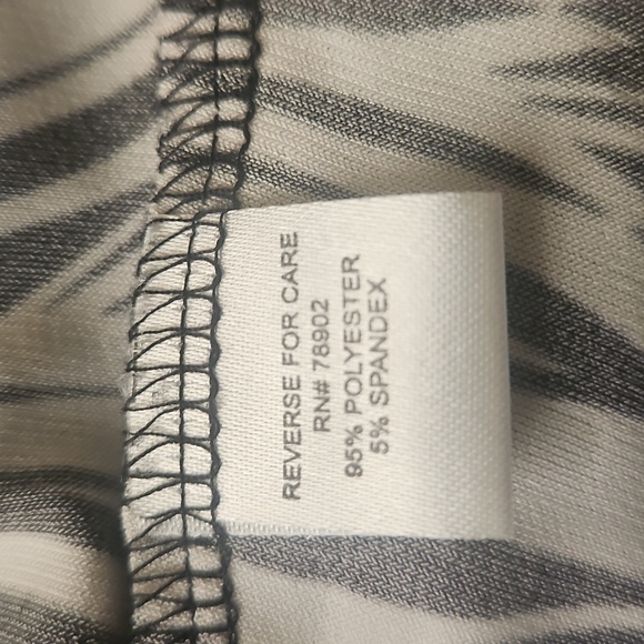 Erin London Black and White Patterned Women's Hoodie - Picture 5 of 6